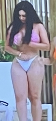 girl with large hips